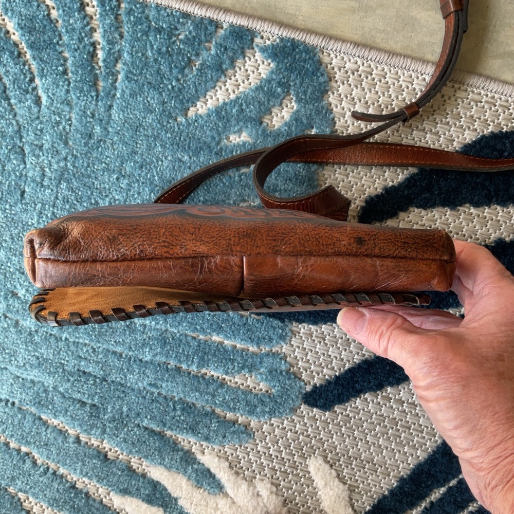 Patricia Nash Tooled Brown Leather Crossbody - Picture 9 of 12